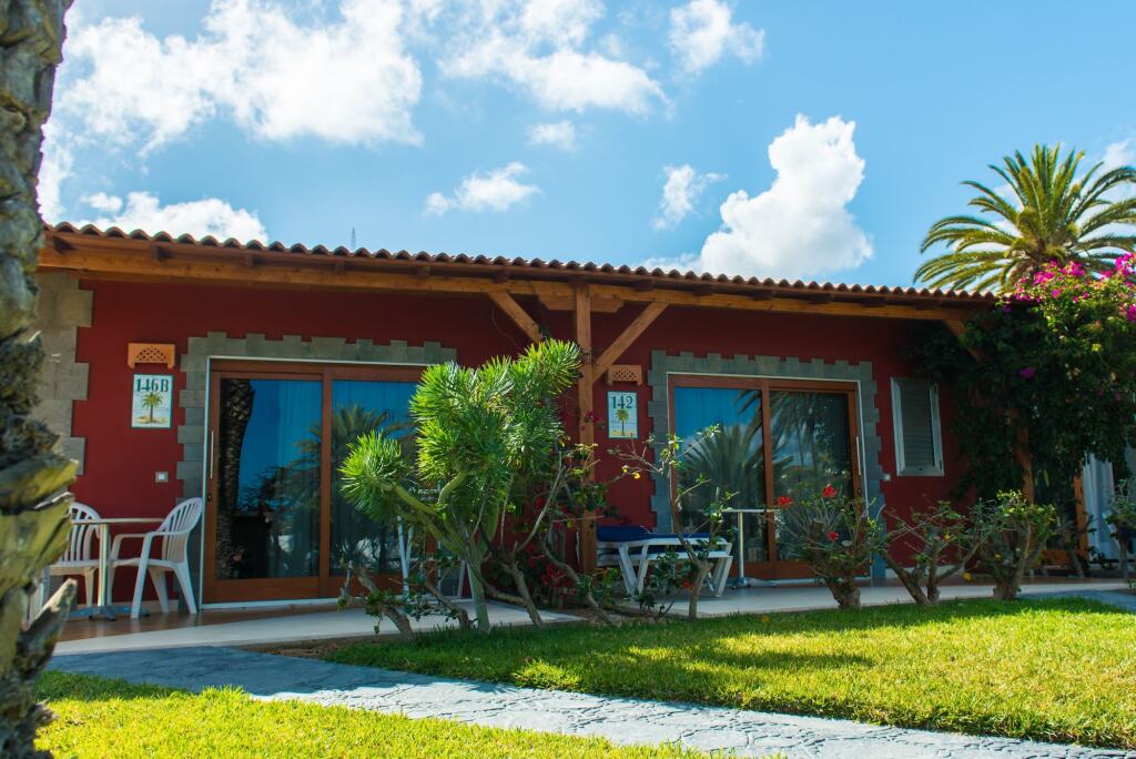 HL Miraflor Suites Hotel